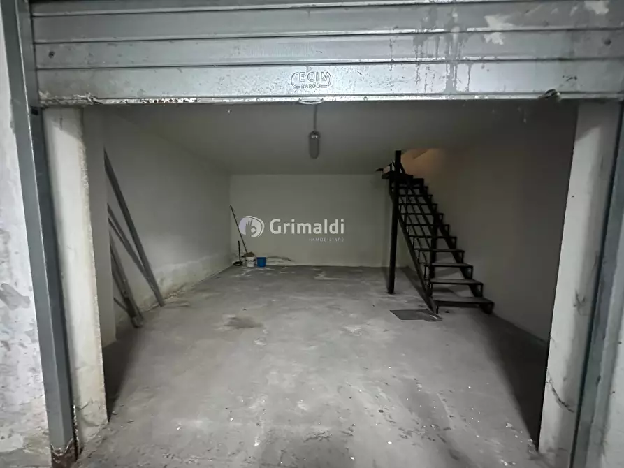 Immagine 8 di Negozio in vendita  in Via Del Pennino, 23 a Acerra