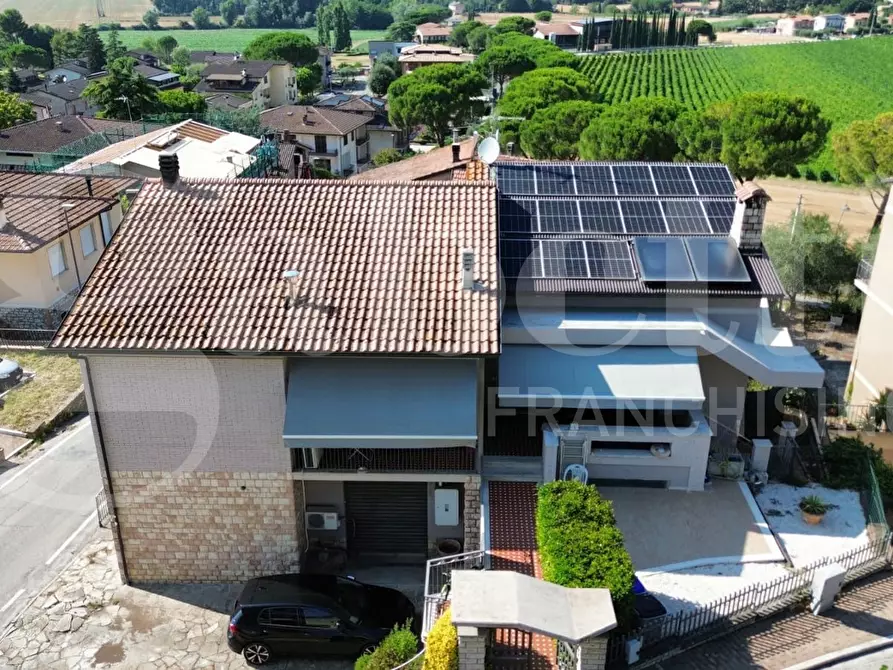 Immagine 50 di Casa bifamiliare in vendita  in Via MARIO ANGELONI, 1 a Torgiano