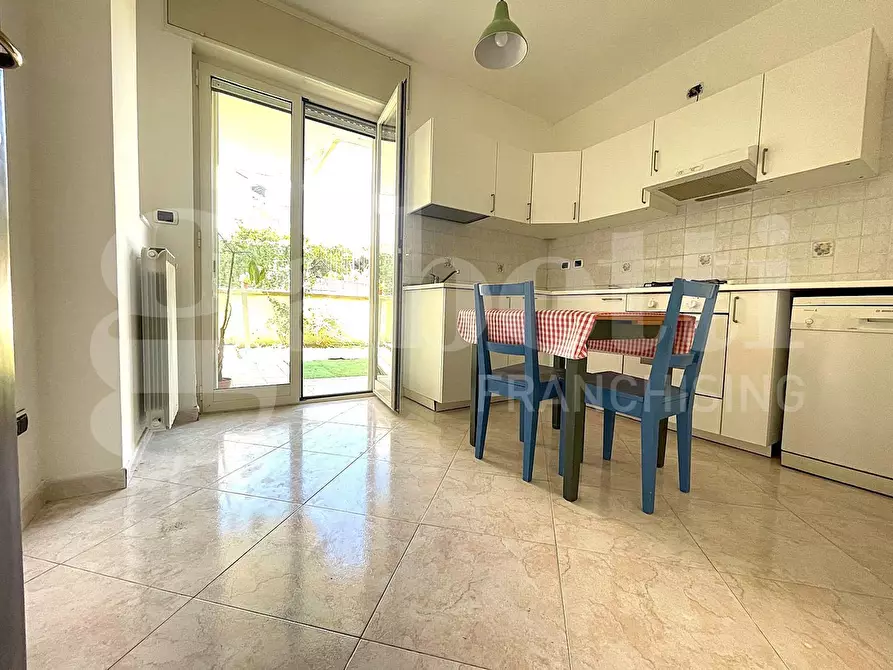Immagine 10 di Appartamento in vendita  in Via Enrico Fermi, 15 a Gaeta