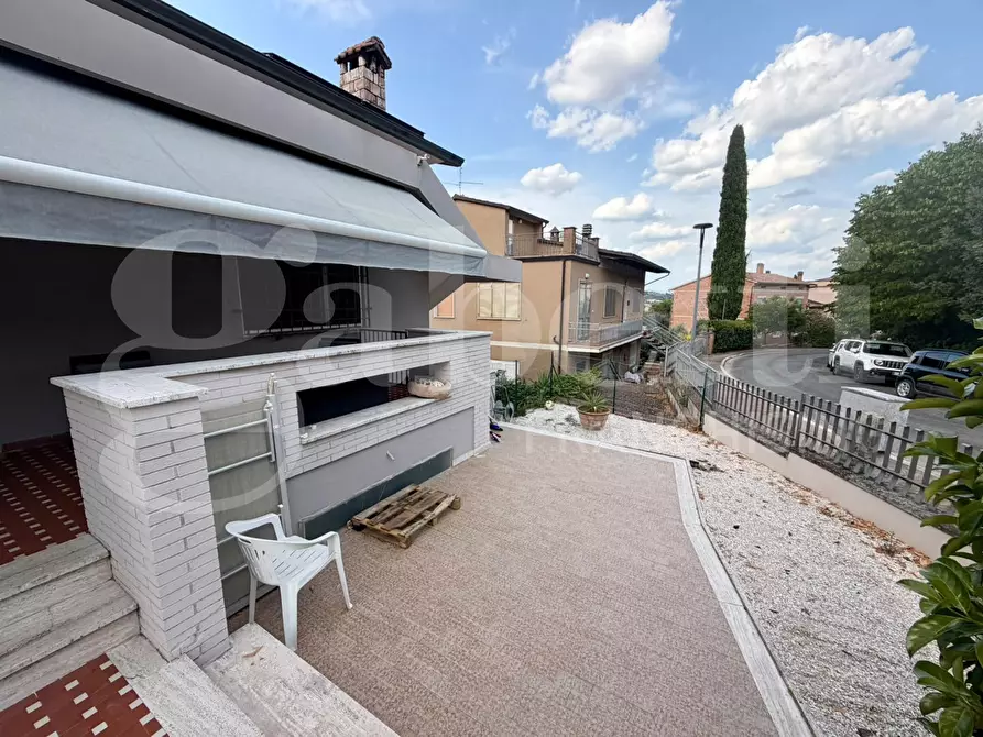 Immagine 37 di Casa bifamiliare in vendita  in Via MARIO ANGELONI, 1 a Torgiano