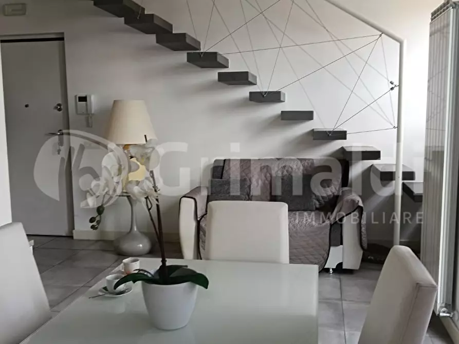 Immagine 2 di Appartamento in vendita  in Via Cassia a Roma