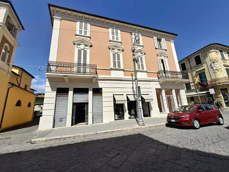 Immagine 1 di Negozio in vendita  in Corso Volsci, 151 a Sora