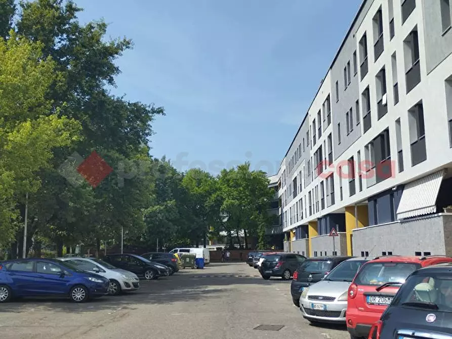 Immagine 5 di Negozio in vendita  in Via XXV APRILE, 1 a Binasco