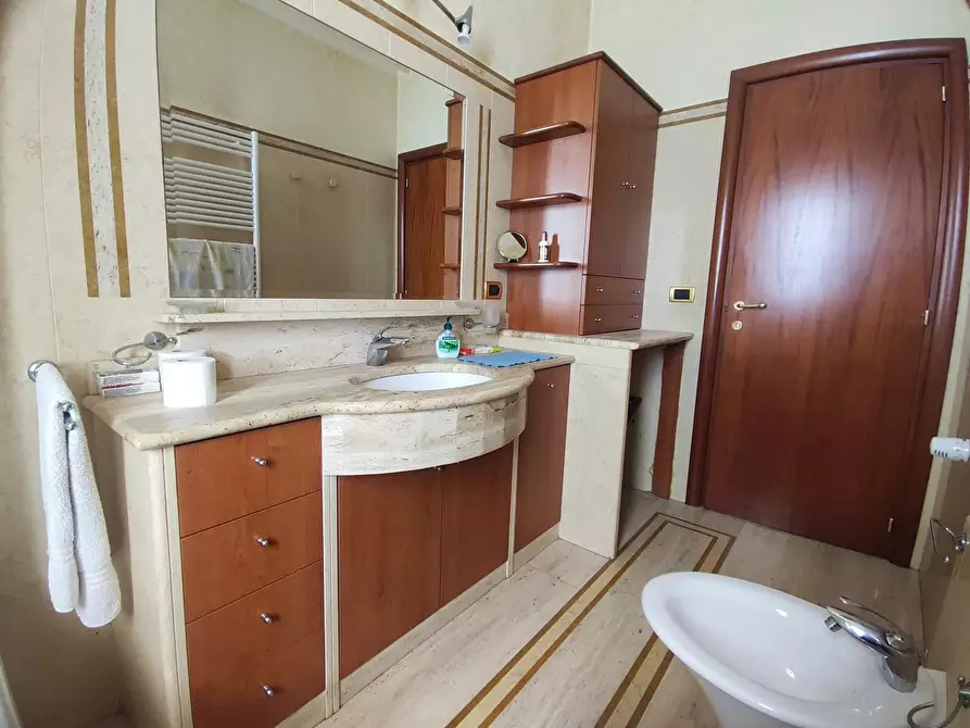 Immagine 11 di Appartamento in vendita  in Vico ZANNOTTI a San Severo