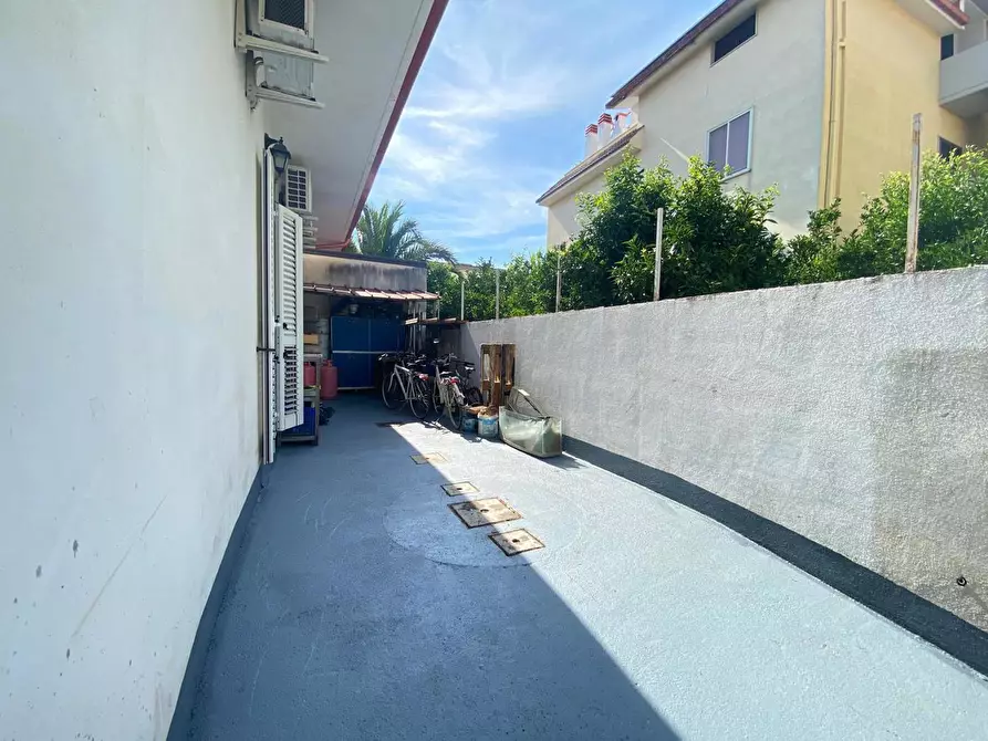 Immagine 43 di Casa indipendente in vendita  in Via Lauro, Snc a Mondragone