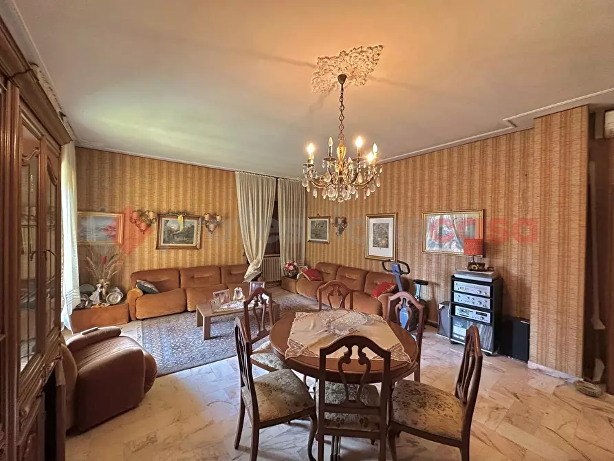 Immagine 20 di Villa in vendita  in Via Delle Robinie a Opera