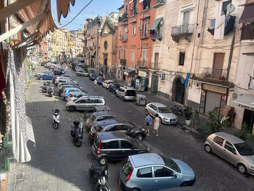 Immagine 1 di Appartamento in vendita  in Via sant' antonio abate a Napoli