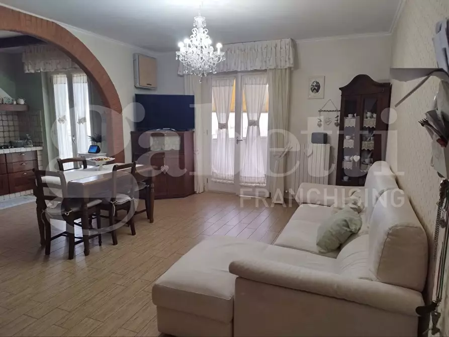 Immagine 3 di Appartamento in vendita  in Piazza SANDRO PERTINI, 5 a Taranto