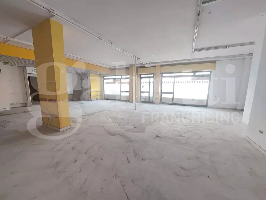 Immagine 9 di Negozio in vendita  in Via Cortina, 8 a Alba Adriatica