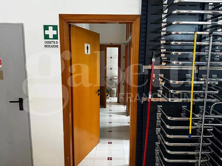 Immagine 17 di Capannone industriale in affitto  in Strada del Carro a Bisceglie