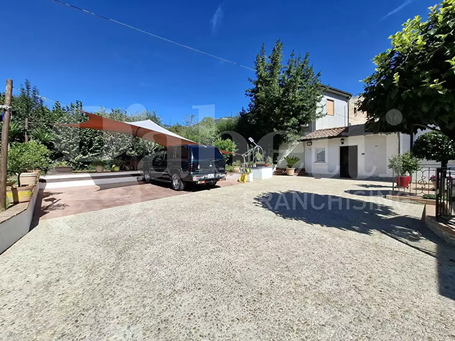 Immagine 2 di Villa in vendita  in Via Incoronata, snc a Sora