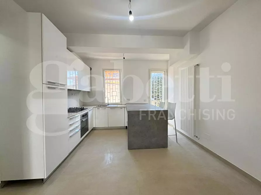 Immagine 12 di Villa in vendita  in Viale piave, 76 a Ardea