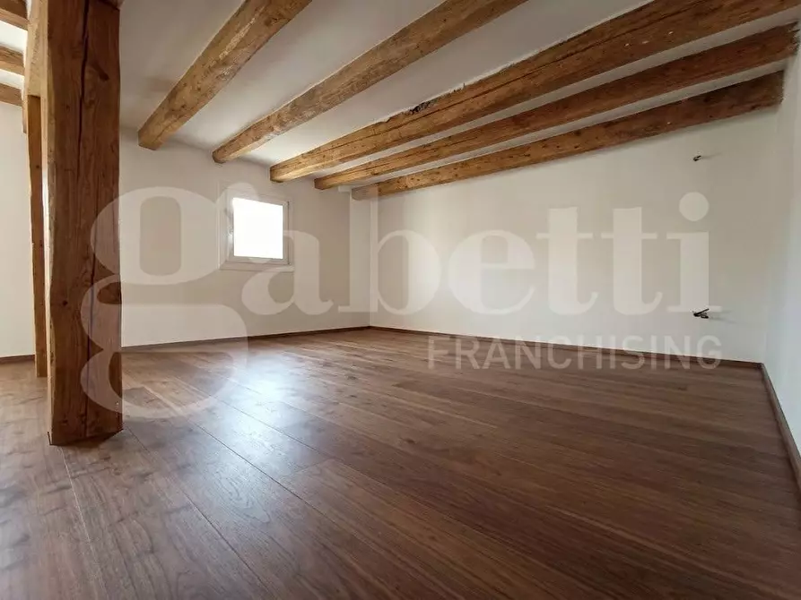 Immagine 9 di Multiproprietà in vendita  in Via ISOLA DI PELLETRINA Calle Chiesa Ognisanti a Venezia