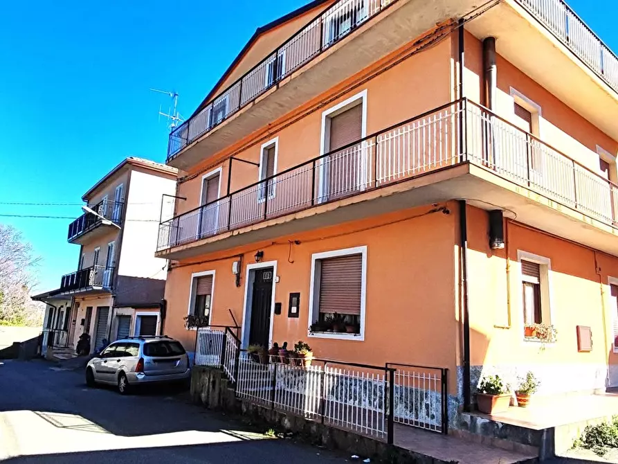 Immagine 1 di Appartamento in vendita  in Via C. BATTISTI, 42 a Girifalco