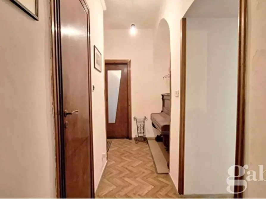 Immagine 29 di Palazzo in vendita  in Via Salita del Petraio a Napoli