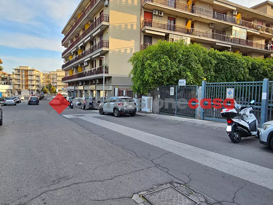 Immagine 1 di Box auto in vendita  in Via Guido Gozzano, 15 A a Catania