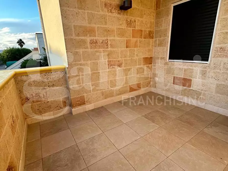 Immagine 44 di Villa in vendita  in Via Lisbona a Carovigno