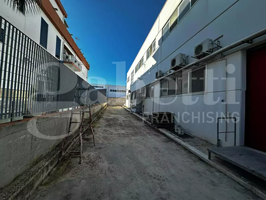 Immagine 4 di Capannone industriale in vendita  in Via Dei Calafati a Molfetta