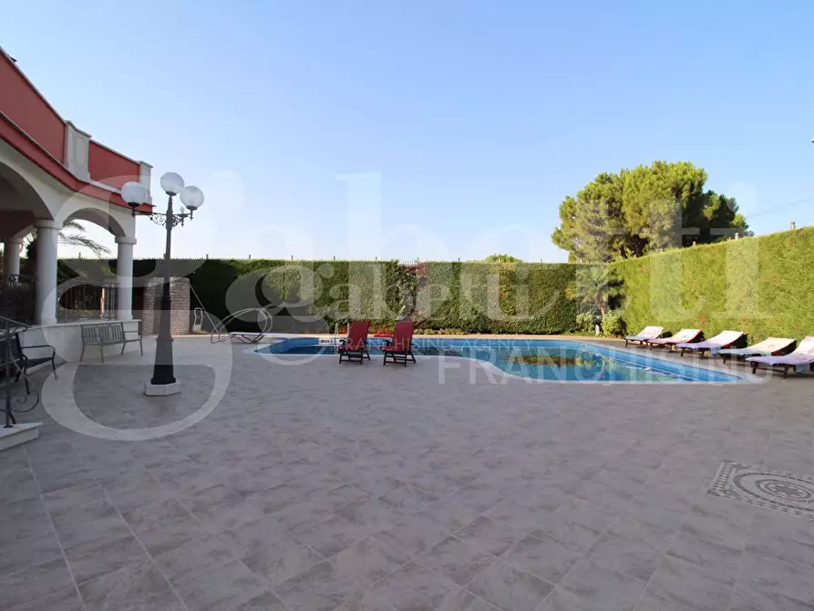 Immagine 4 di Villa in vendita  in Via Martiri di Palermo a Trani