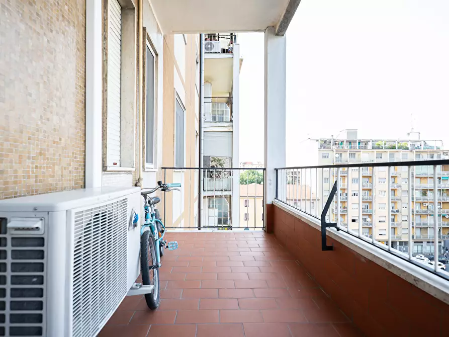 Immagine 25 di Appartamento in vendita  in Via Giambellino a Milano