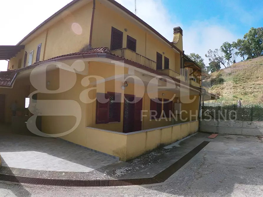 Immagine 1 di Casa bifamiliare in vendita  in Via FORMIA, 99/B a Catanzaro