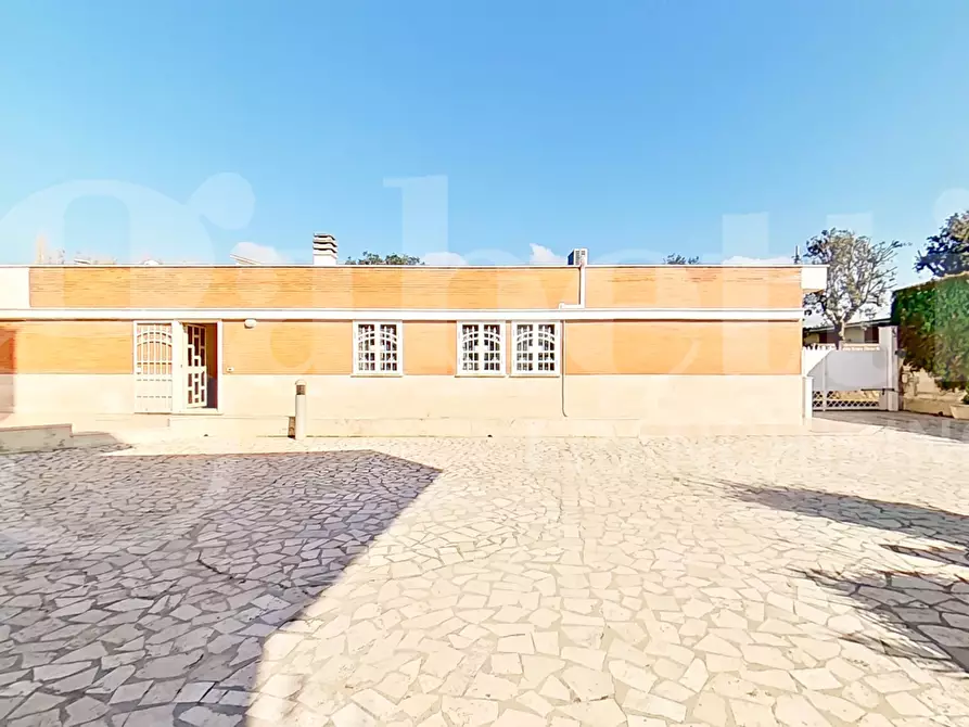 Immagine 3 di Villa in vendita  in Via dei cavalli marini, 108 a Ardea