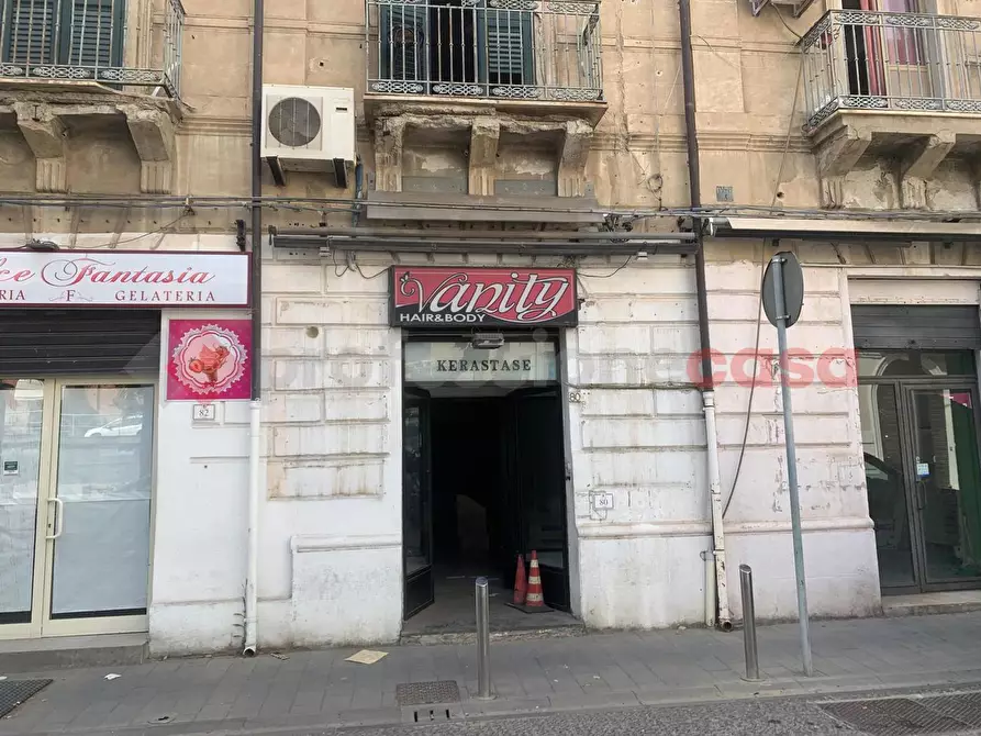 Immagine 1 di Negozio in vendita  in Via Dei Filippini, 80 a Reggio Di Calabria