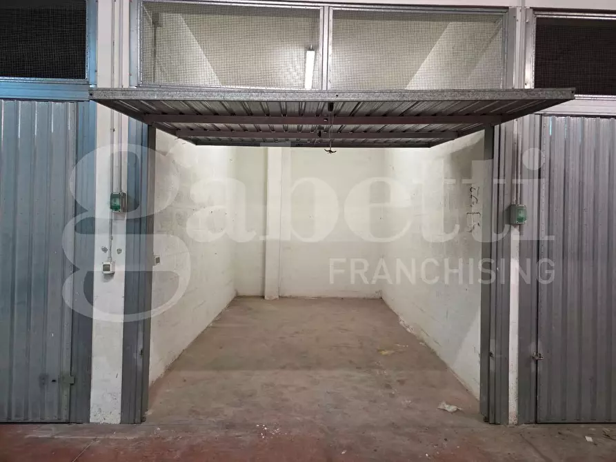 Immagine 8 di Box auto in vendita  in Via Antonio Sogliano, 135 a Roma