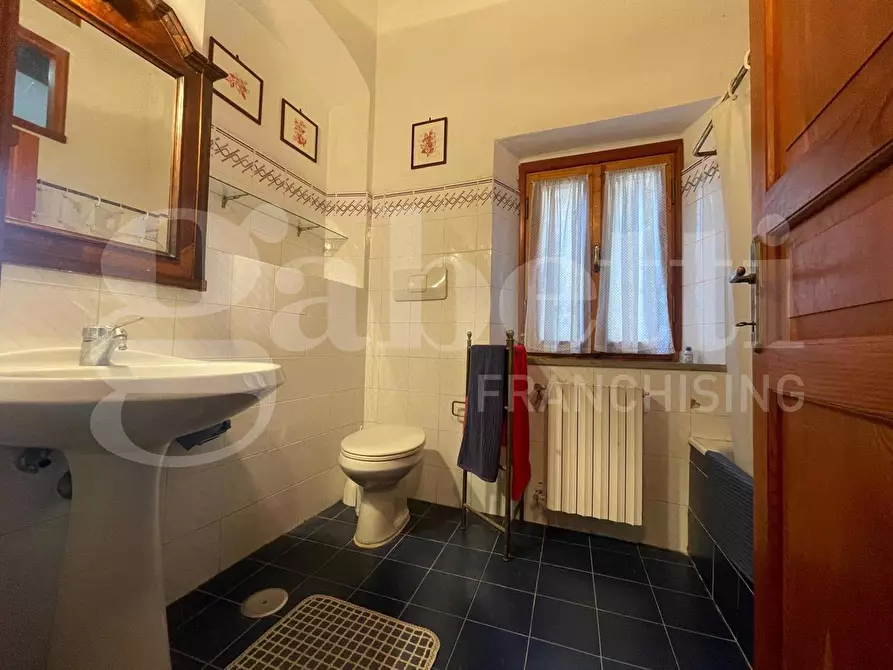 Immagine 26 di Appartamento in vendita  in Via Salita degli Albito, 36 a Gaeta