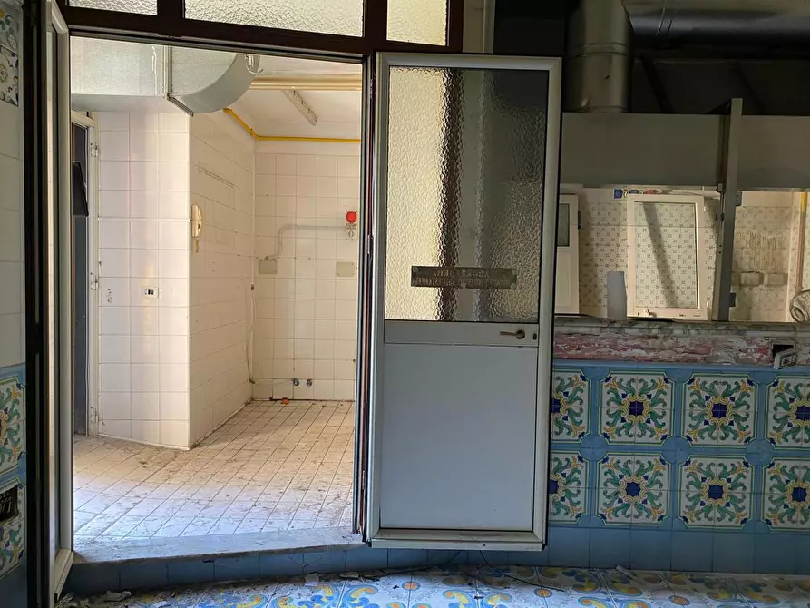 Immagine 3 di Negozio in vendita  in Via bruno Buozzi, 15 a San Giorgio A Cremano