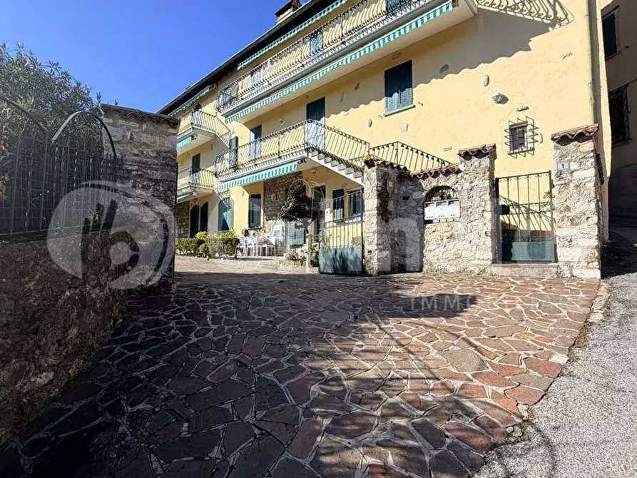 Immagine 3 di Appartamento in vendita  in Via Frazione Morgnaga Via Filippini, 1 a Gardone Riviera
