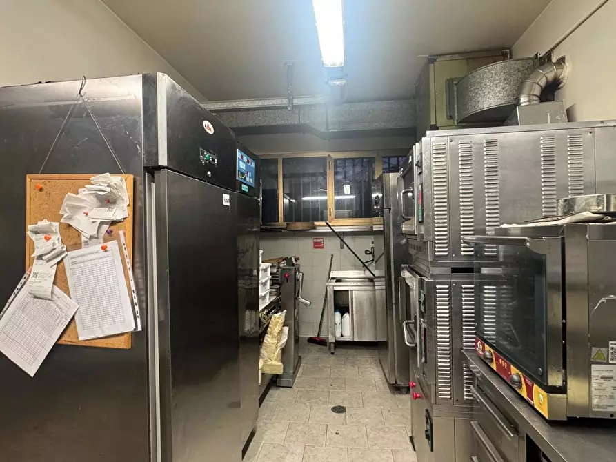 Immagine 9 di Negozio in vendita  in Via PISTOIESE, 209 a Firenze