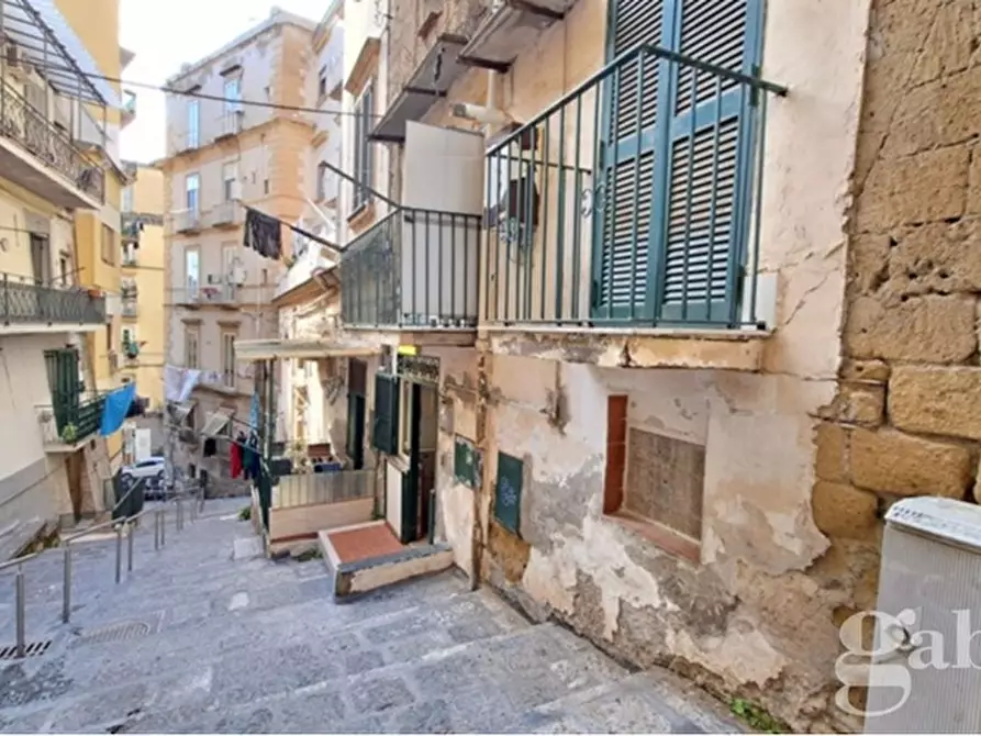Immagine 3 di Palazzo in vendita  in Via Salita del Petraio a Napoli