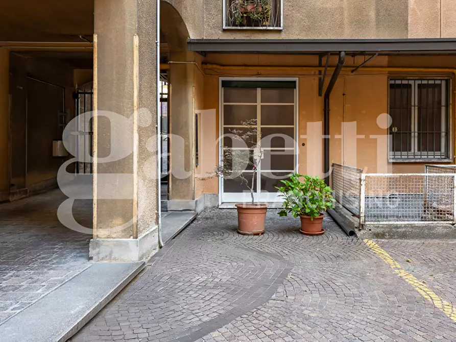 Immagine 2 di Ufficio in affitto  in Via Macedonio Melloni, 10 a Milano