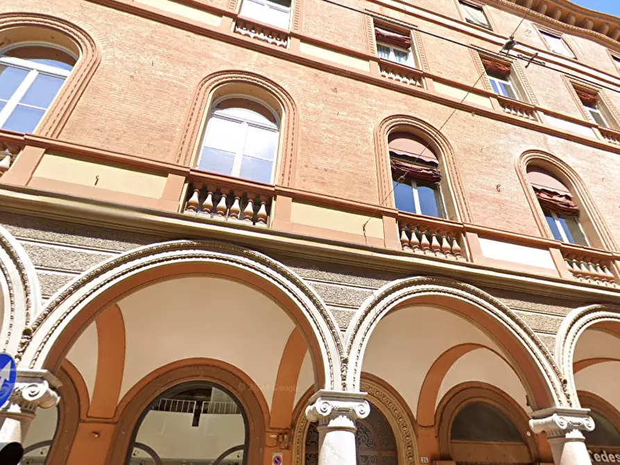 Immagine 2 di Appartamento in vendita  in Via Farini, 24 a Bologna