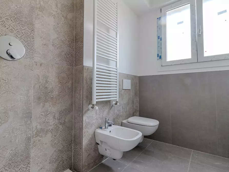 Immagine 17 di Appartamento in vendita  in Via dell'Uccellino, 2 a Bologna