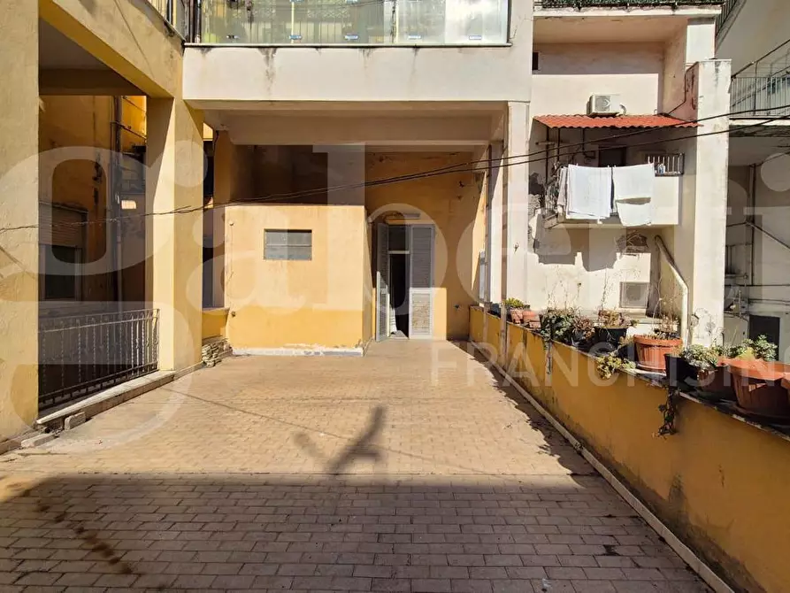 Immagine 25 di Appartamento in vendita  in Piazza Ernesto Cesaro, 13 a Torre Annunziata