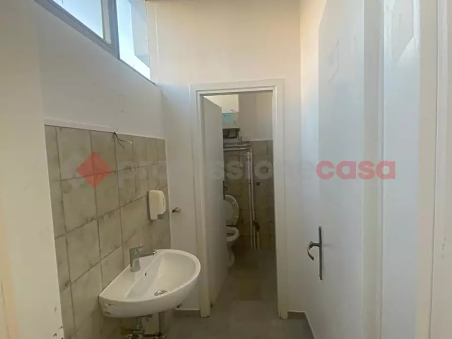 Immagine 12 di Negozio in vendita  in Via Grieco a Montelupo Fiorentino