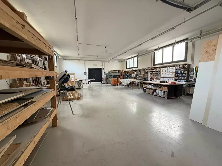 Immagine 18 di Capannone industriale in vendita  in Via ALESSANDRO VOLTA, 12 a Calcio