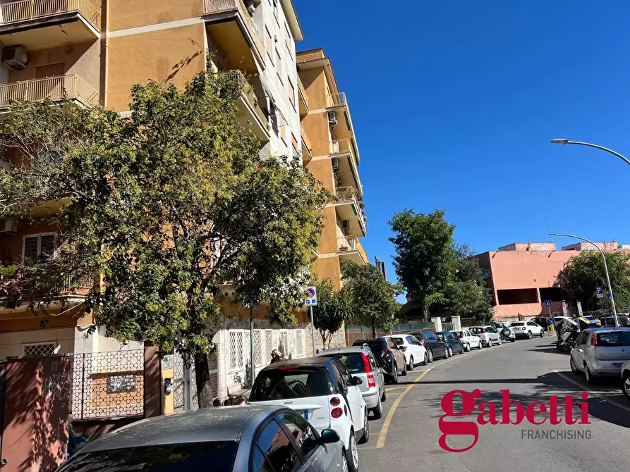 Immagine 3 di Appartamento in vendita  in Via Fabiola, 9 a Roma