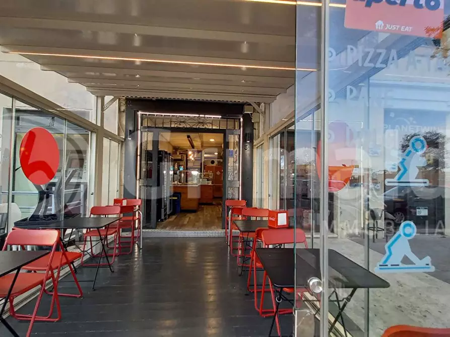 Immagine 2 di Attività commerciale in vendita  in Via della Torre Clementina, 52 a Fiumicino