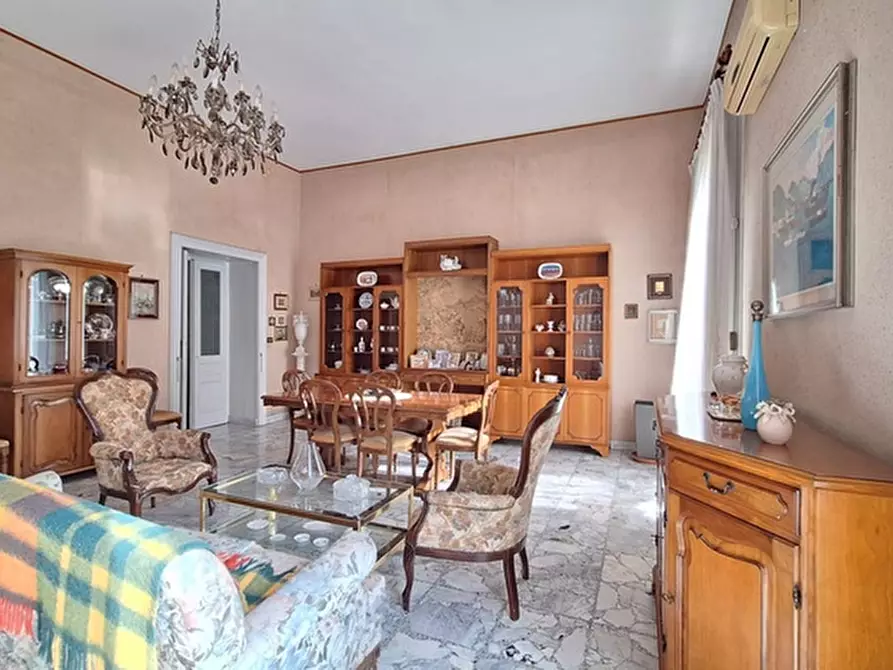 Immagine 16 di Appartamento in vendita  in Corso Umberto I a Napoli