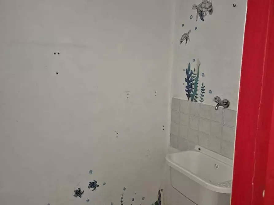 Immagine 8 di Negozio in affitto  in Via Annunzaitella, 47 a Boscotrecase