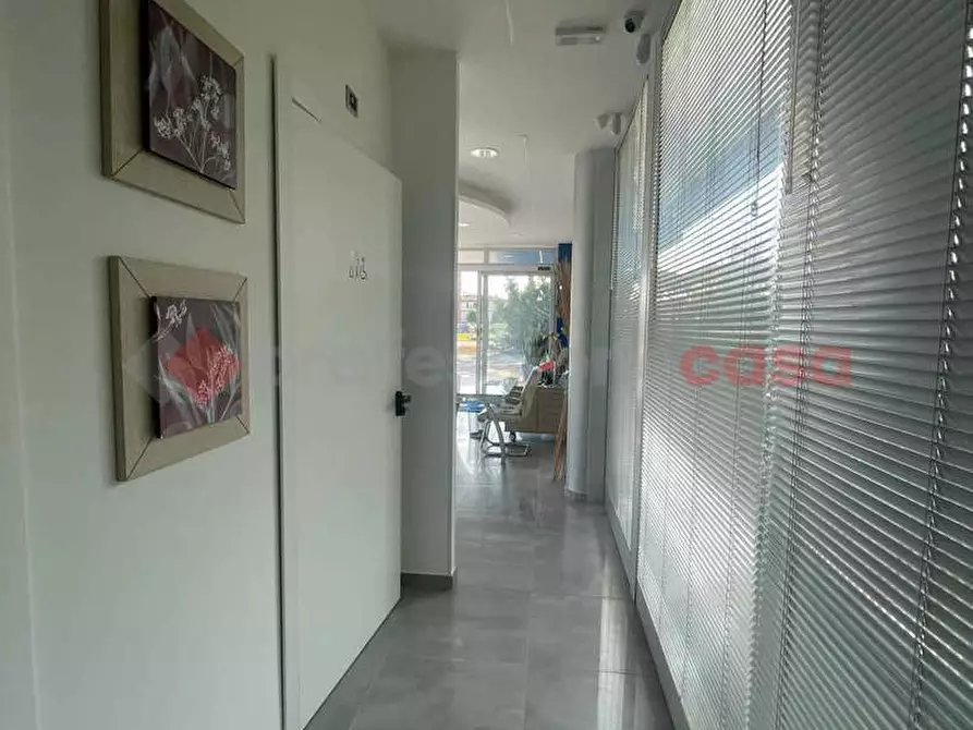 Immagine 8 di Negozio in affitto  in Via PONTINA, 148 a Terracina