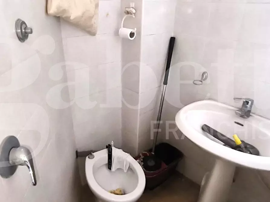 Immagine 18 di Appartamento in vendita  in Via Marigliano a Napoli