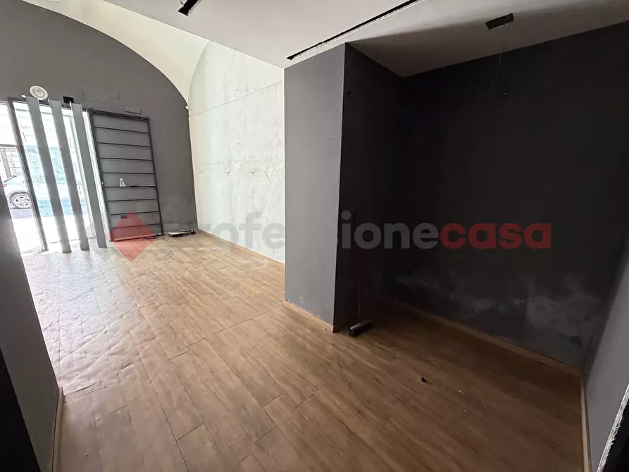 Immagine 8 di Negozio in affitto  in Corso De Carolis, snc a Santa Maria Capua Vetere
