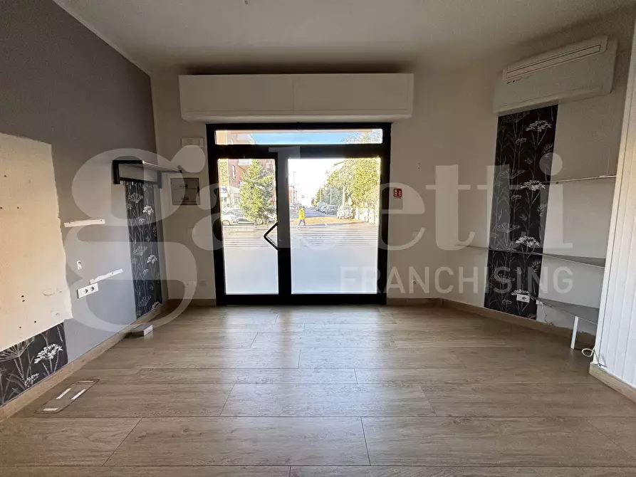 Immagine 4 di Attività commerciale in vendita  in Piazza delle rose a Fiorano Modenese