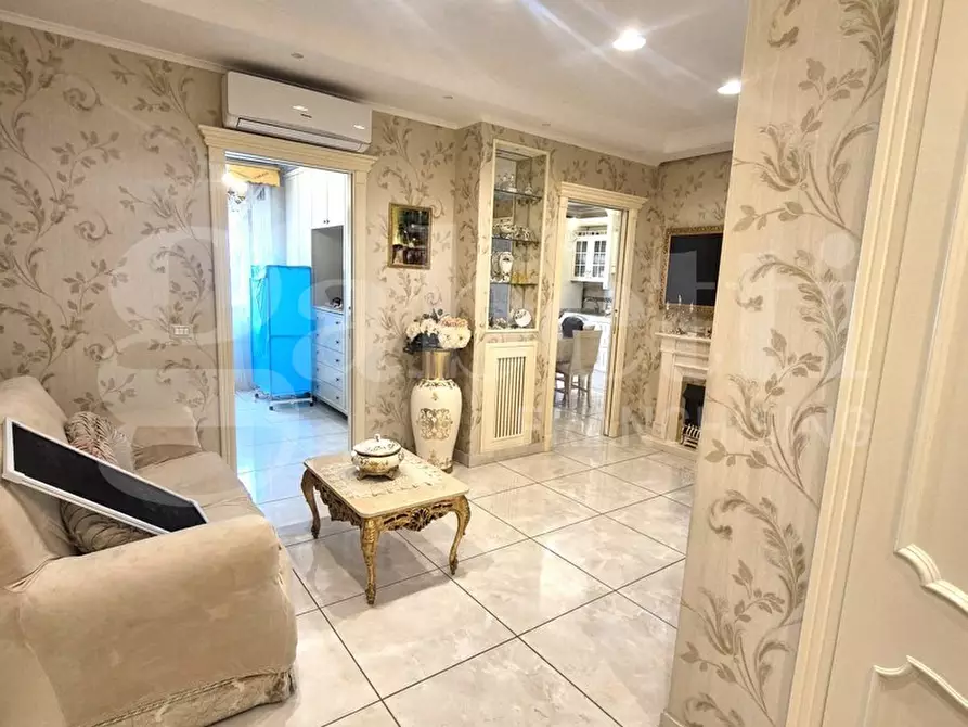 Immagine 1 di Appartamento in vendita  in Vico II s.m. avvocata a Napoli