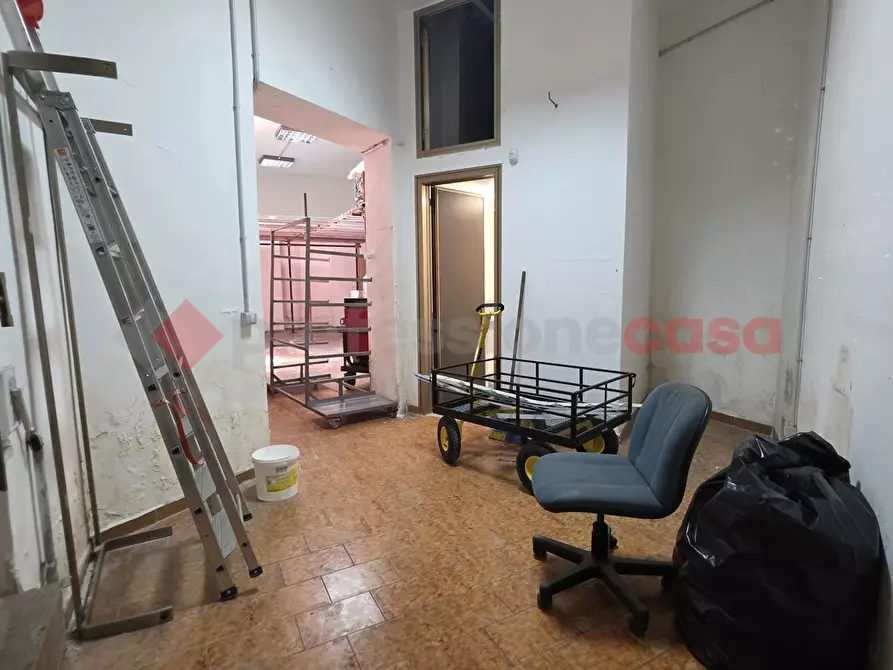Immagine 22 di Ufficio in vendita  in Via Ferrante Imparato, 33 a Napoli