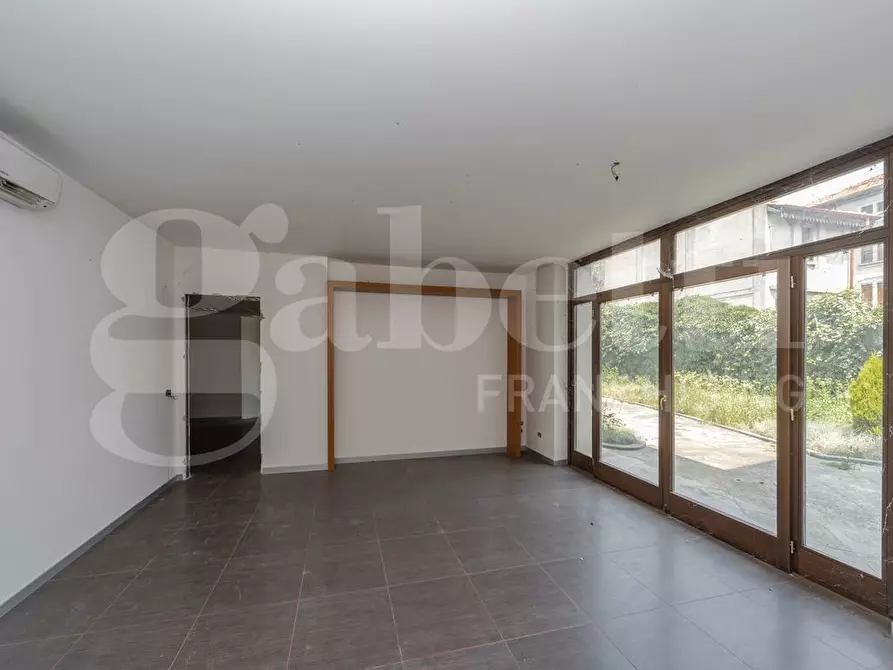 Immagine 34 di Ufficio in vendita  in Via Vezzani, 3 a Bernareggio